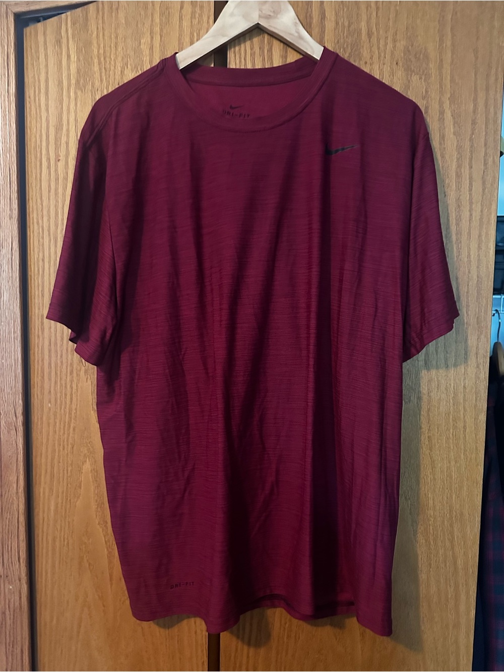 Nike Men’s Burgundy Short Sleeve Performance Tee